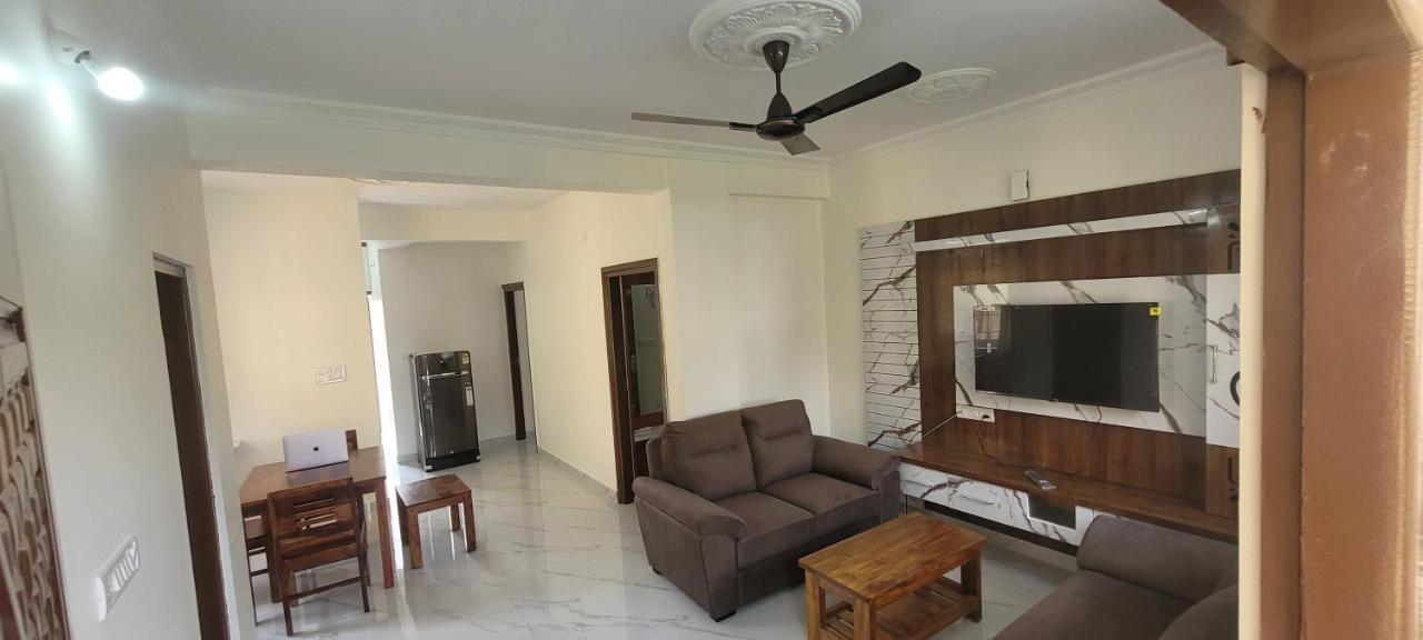 Апартаменти Castle Hsr Sarjapur Road Бенґалуру Екстер'єр фото